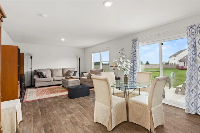 $399,900 | 6616 Hadrian Drive, Joliet, IL 60431