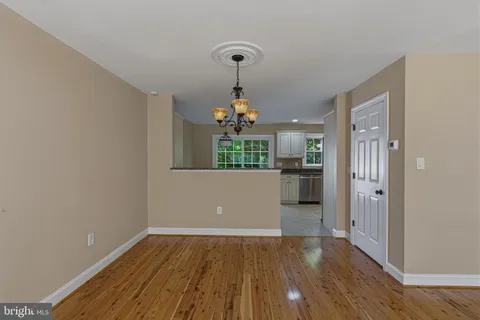 $580,000 | 8144 Cliffview Avenue, Springfield, VA 22153