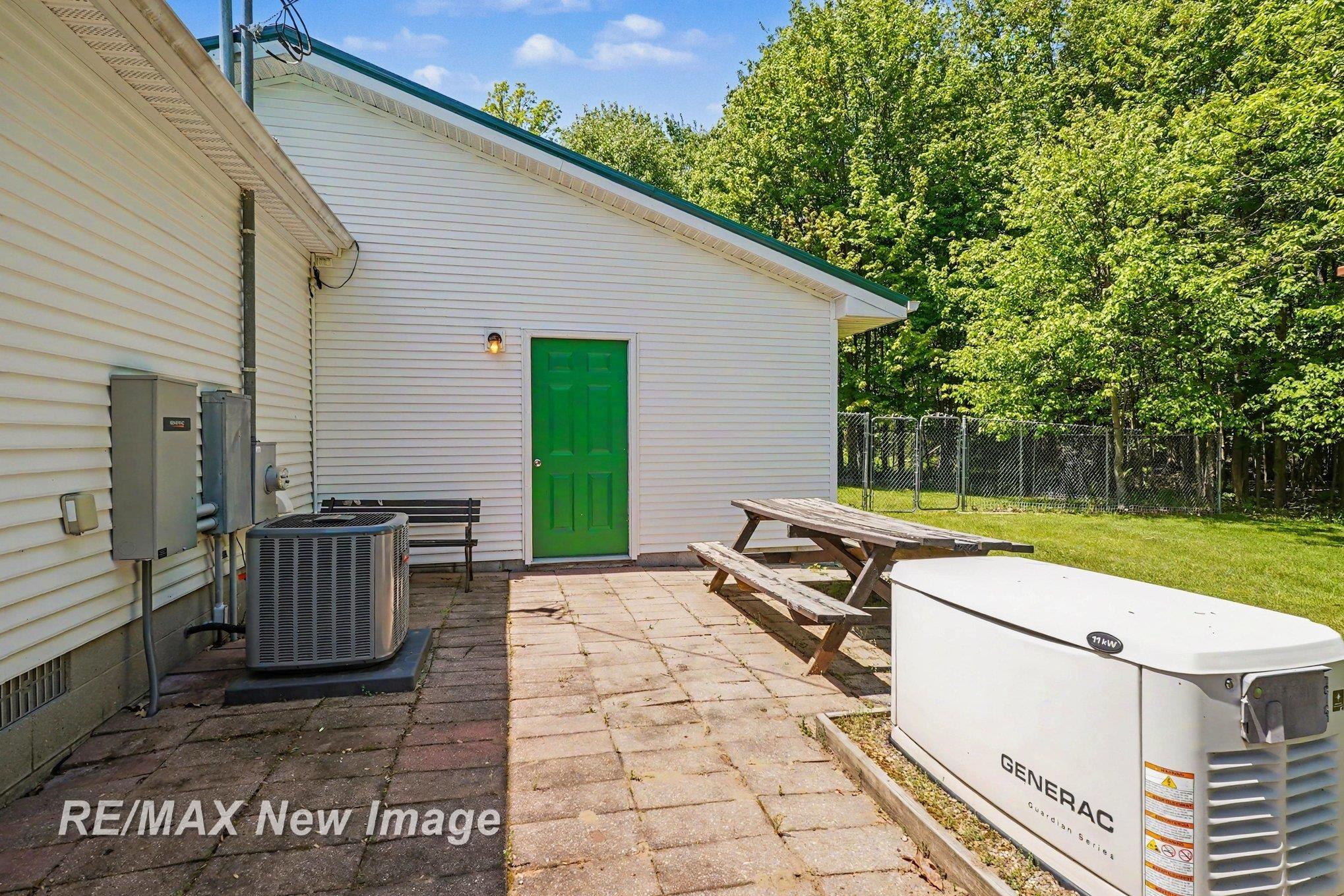 2827 North 11 Mile Road Coleman, MI 48618 - Photo 27 of 38