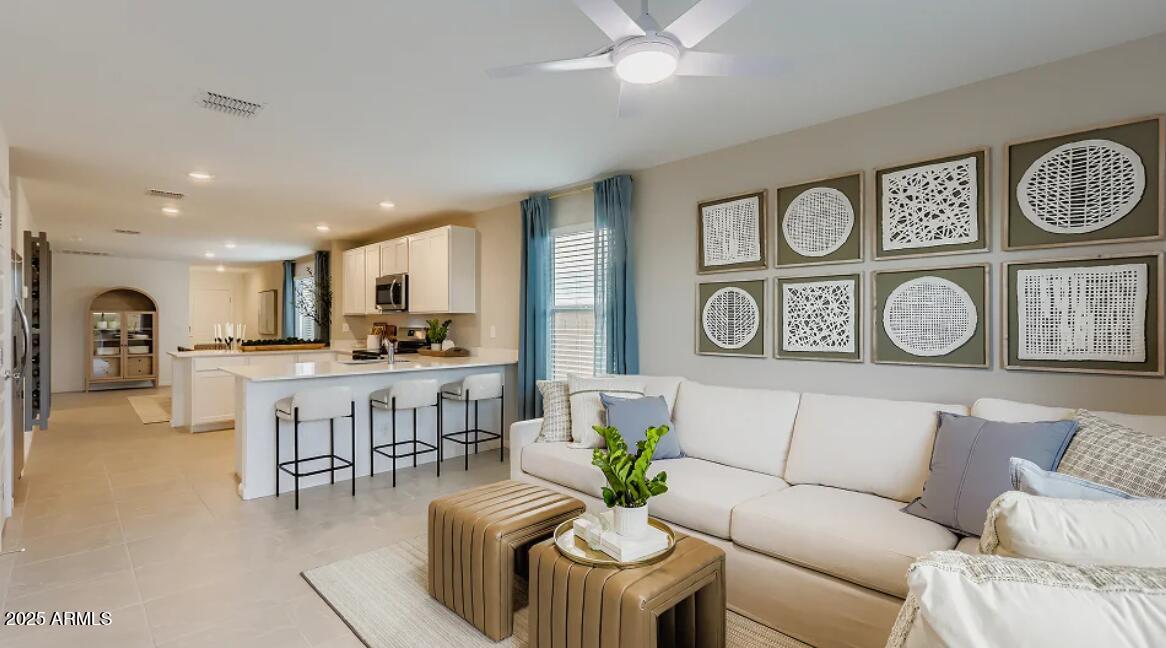 9619 West Piccadilly Road Avondale, AZ 85392 - Photo 7 of 16 Great Room