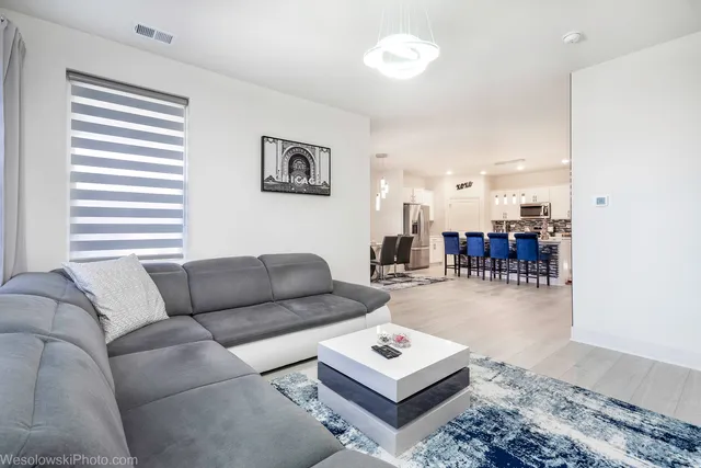 $425,000 | 1110 Redtail Drive, Woodstock, IL 60098