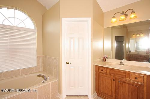 10941 Torrin Road Jacksonville, FL 32221 - Photo 8 of 10 Master Bath