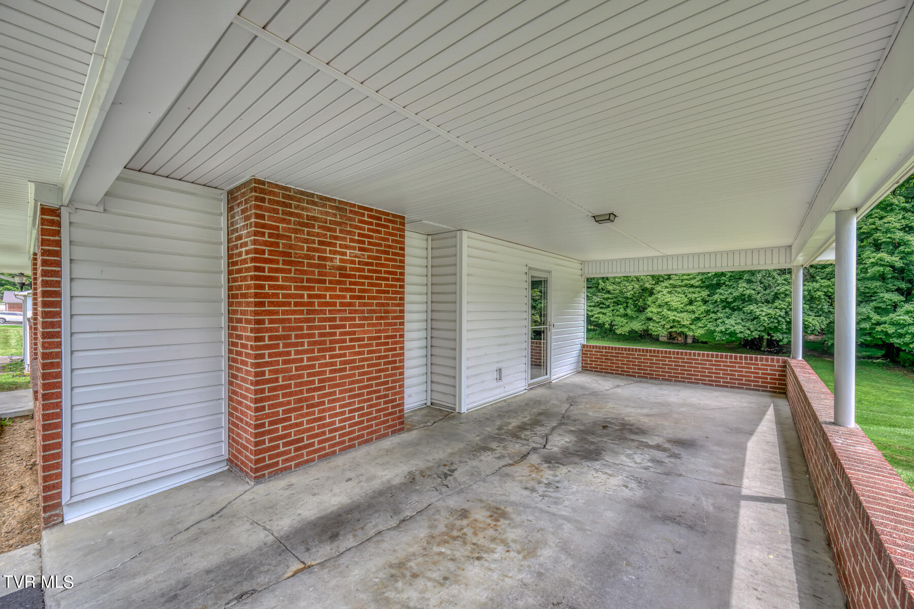 23472 Walden Road Abingdon, VA 24210 - Photo 6 of 40 23472 Walden Rd-6