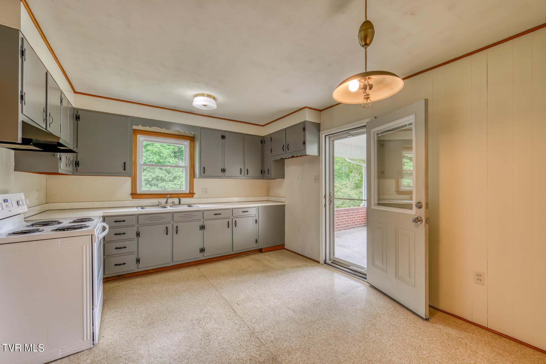 23472 Walden Road Abingdon, VA 24210 - Photo 8 of 40 23472 Walden Rd-8