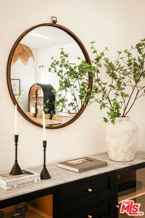 $2,500,000 | 11202 Canton Drive, Studio City, CA 91604