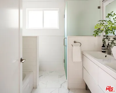 $2,500,000 | 11202 Canton Drive, Studio City, CA 91604