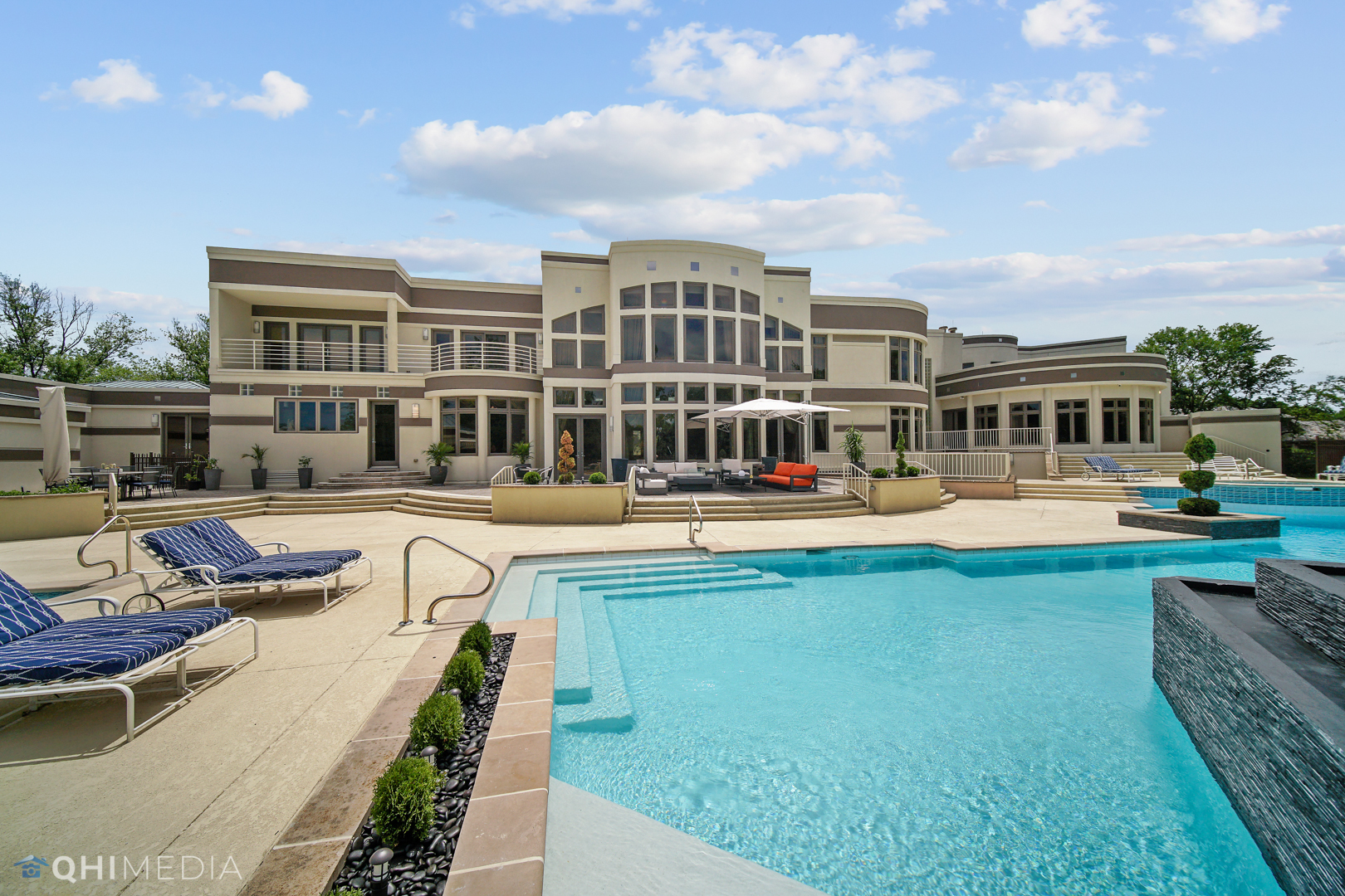 Undisclosed Address Oak Brook, IL 60523 - Photo 4 of 65