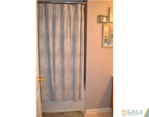 358 Rector Street, Unit 501 Perth Amboy, NJ 08861 - Photo 18 of 25 a view of a bathroom