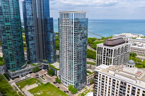 $649,900 | 1235 South Prairie Avenue, Unit 1309, Chicago, IL 60605