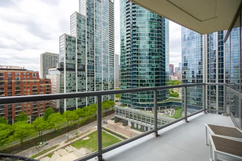 $649,900 | 1235 South Prairie Avenue, Unit 1309, Chicago, IL 60605