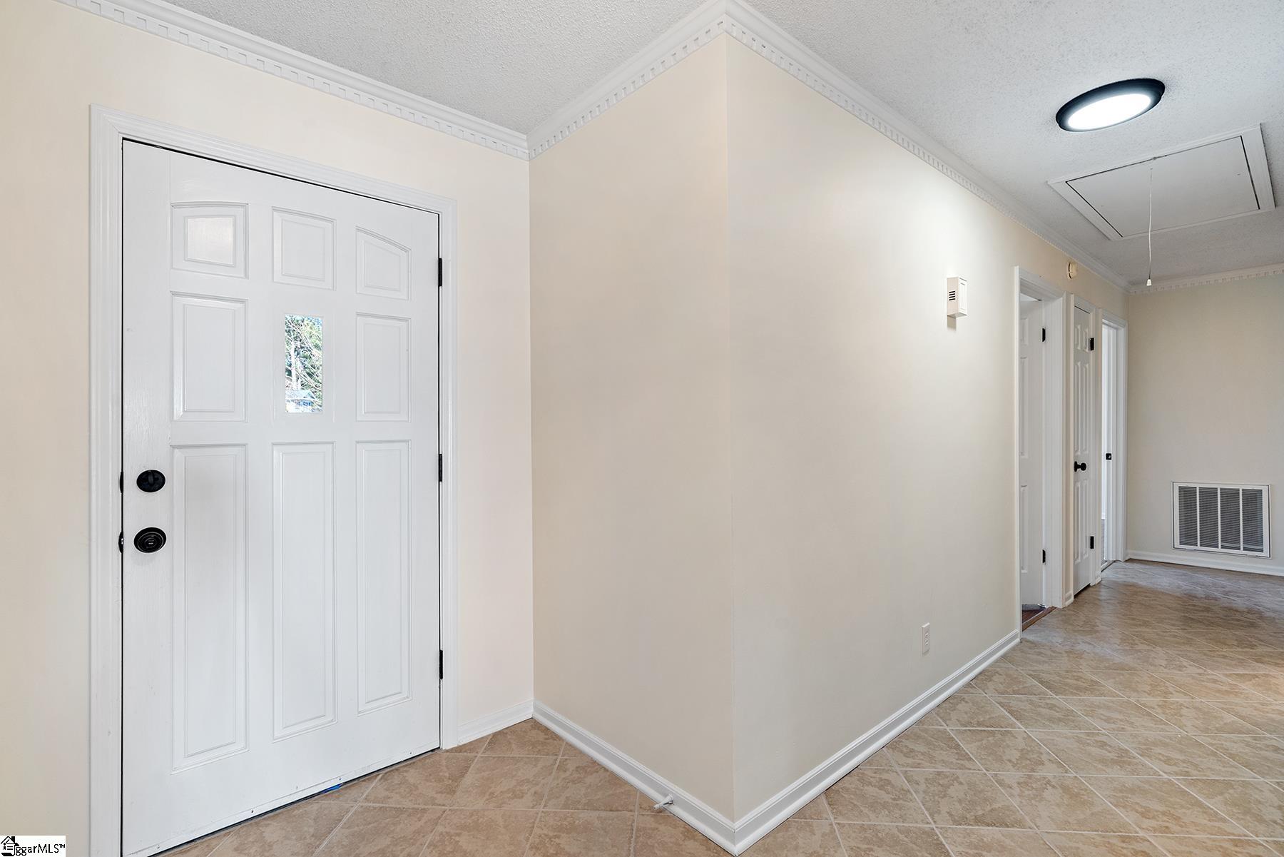 9 Pine Gate Court Greenville, SC 29607 - Photo 5 of 31