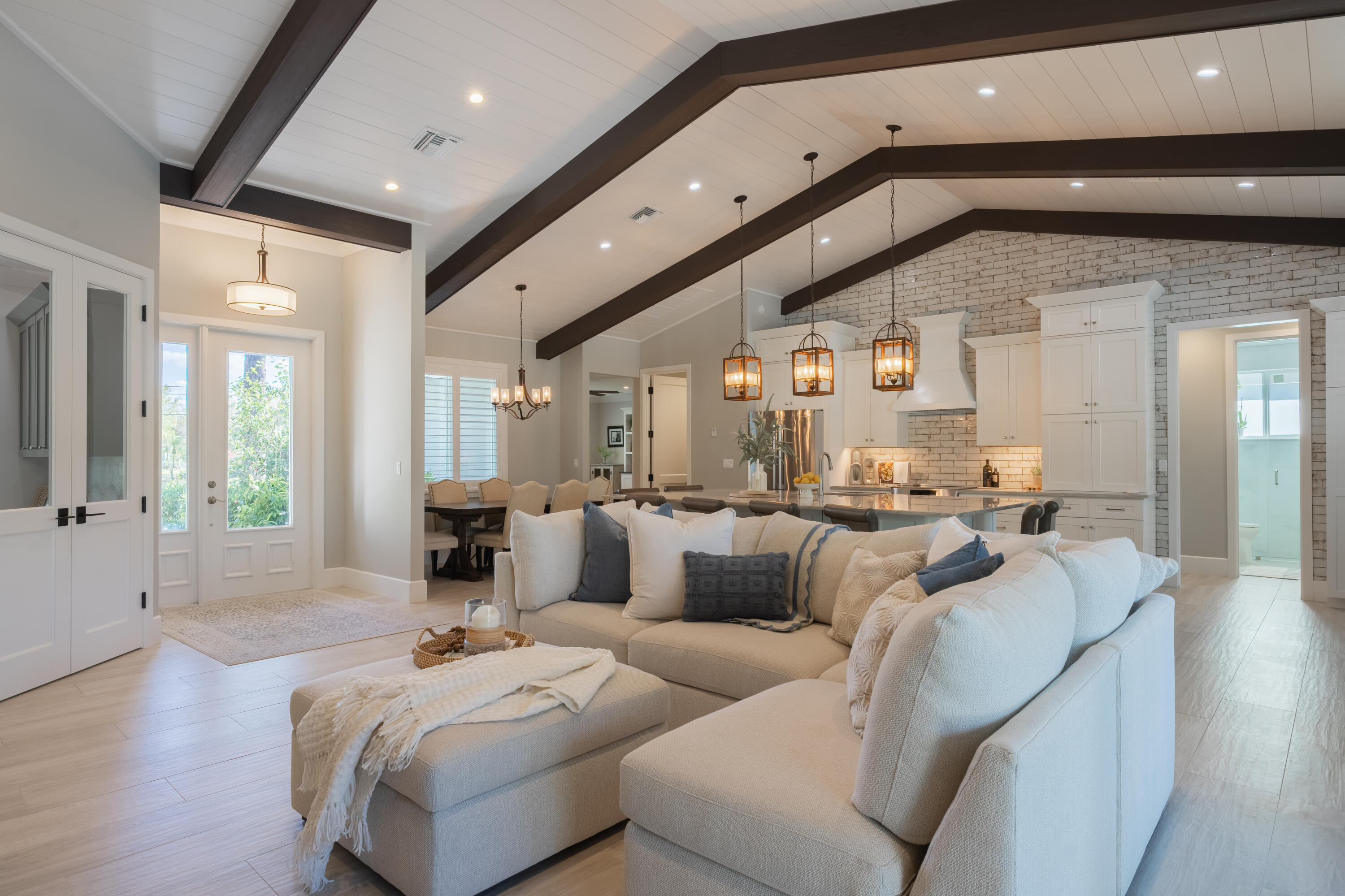 12275 185th Street North Jupiter, FL 33478 - Photo 6 of 35 a living room with furniture and wooden floor