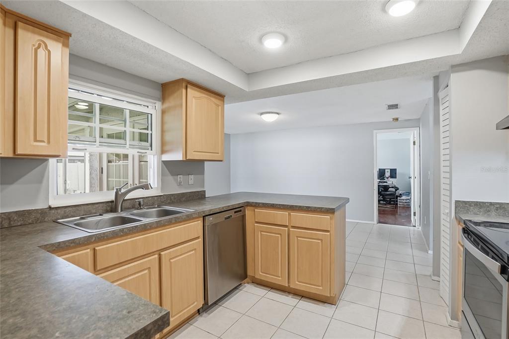 4104 Fallon Court Brandon, FL 33511 - Photo 21 of 56