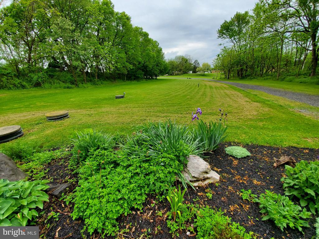 17 Hickorytown Road Carlisle, PA 17015 - Photo 2 of 32 Gallery Image 2