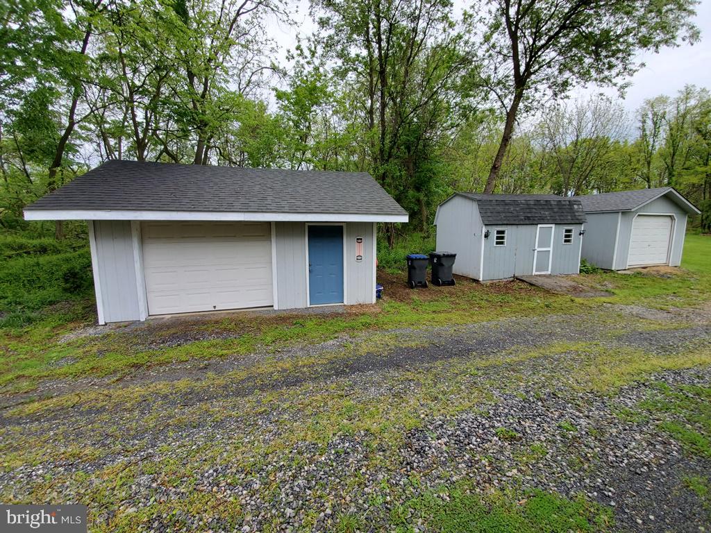 17 Hickorytown Road Carlisle, PA 17015 - Photo 11 of 32 Gallery Image 11
