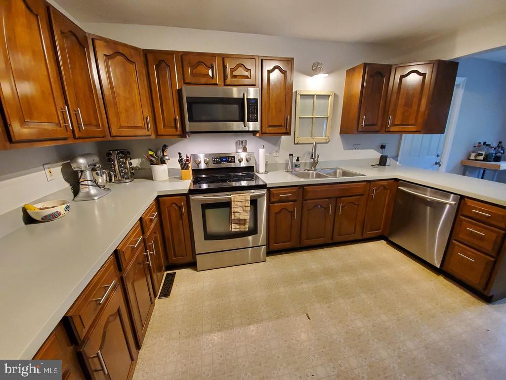 17 Hickorytown Road Carlisle, PA 17015 - Photo 12 of 32 Gallery Image 12