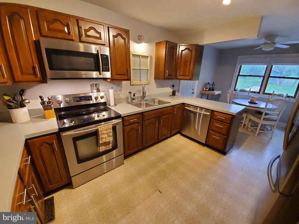 17 Hickorytown Road Carlisle, PA 17015 - Photo 13 of 32 Gallery Image 13