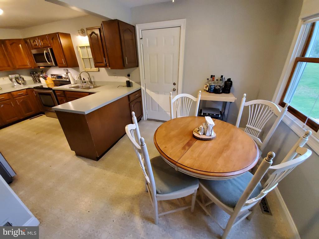 17 Hickorytown Road Carlisle, PA 17015 - Photo 16 of 32 Gallery Image 16