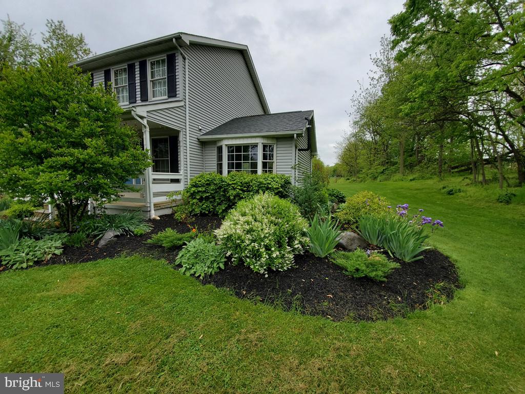17 Hickorytown Road Carlisle, PA 17015 - Photo 3 of 32 Gallery Image 3