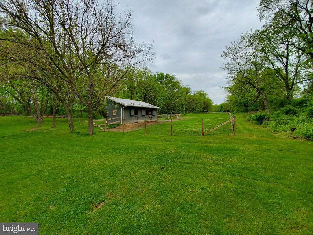 17 Hickorytown Road Carlisle, PA 17015 - Photo 9 of 32 Gallery Image 9