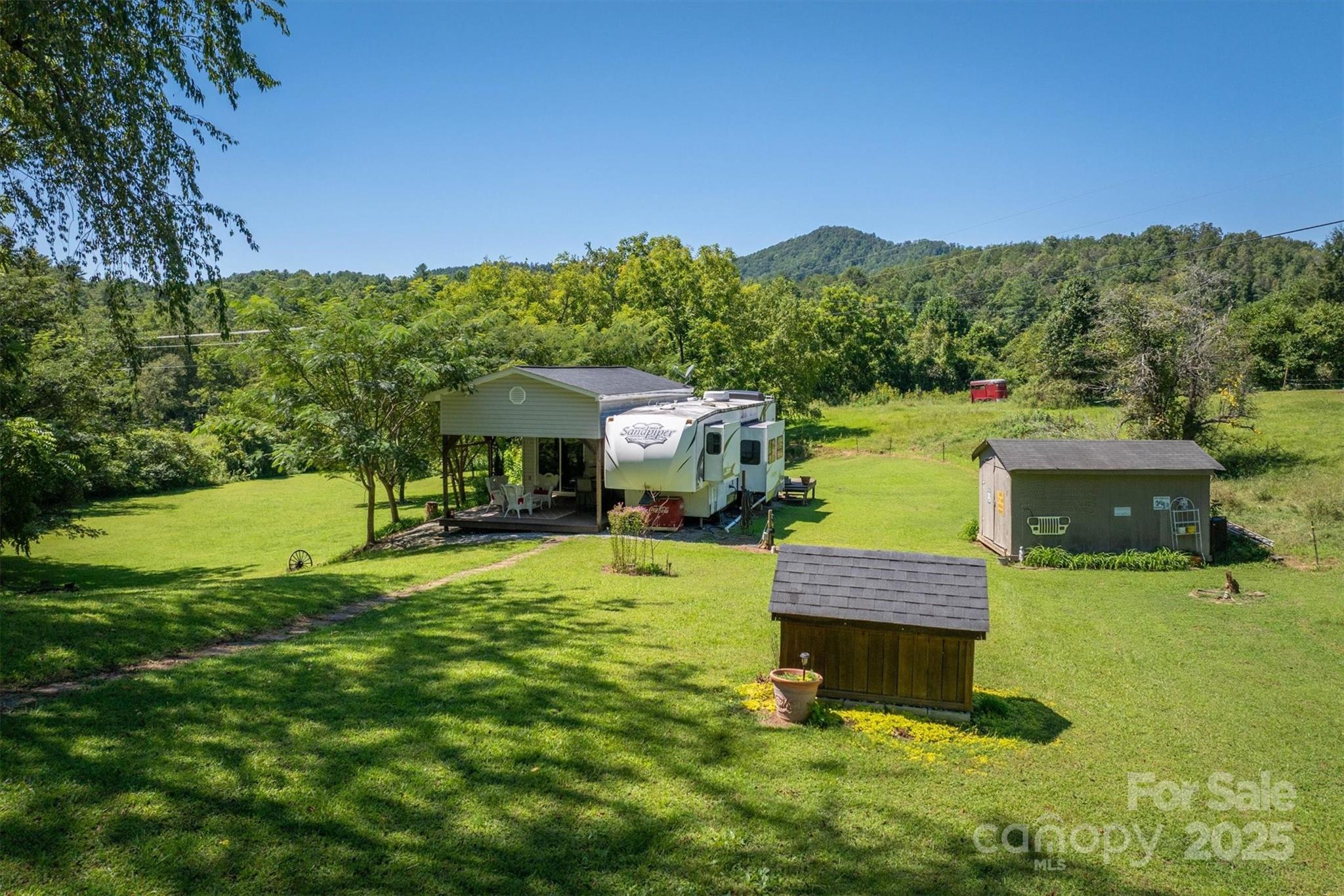 4459 Grandin Road Lenoir, NC 28645 - Photo 7 of 29 Gallery Image 7