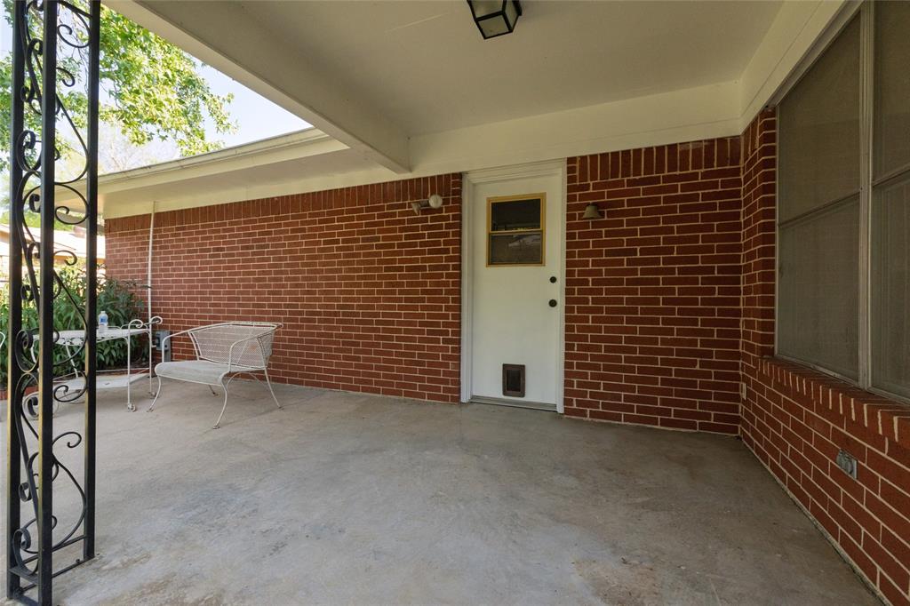 2002 Redbud Street Gainesville, TX 76240 - Photo 35 of 39 Gallery Image 35