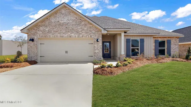$330,400 | 527 Vista Pointe Drive, Pearl, MS 39208