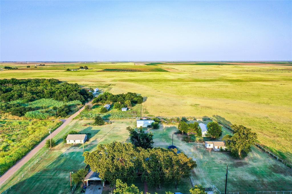 1303 Grand Central Avenue O'Brien, TX 79539 - Photo 33 of 40 a view of an ocean and a mountain view