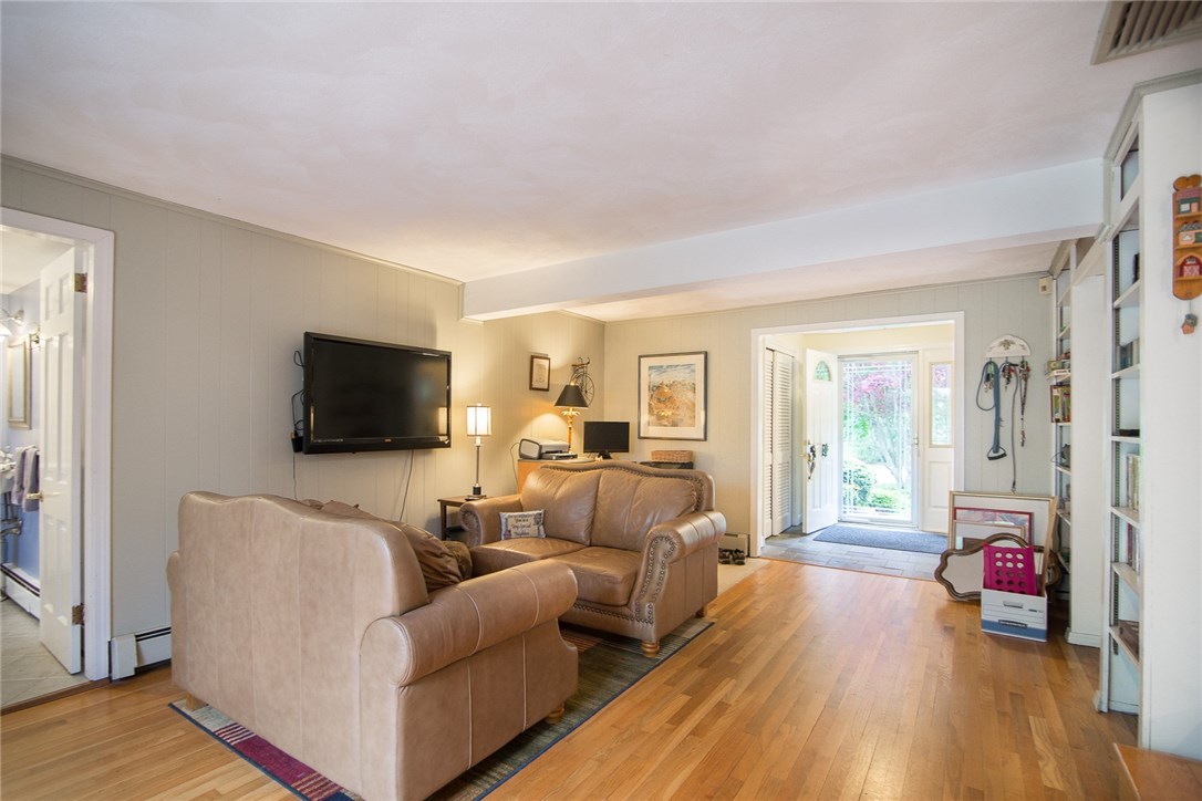 7 Pinetop Road Barrington, RI 02806 - Photo 17 of 34 Gallery Image 17