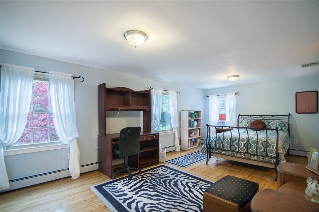 7 Pinetop Road Barrington, RI 02806 - Photo 10 of 34 Gallery Image 10