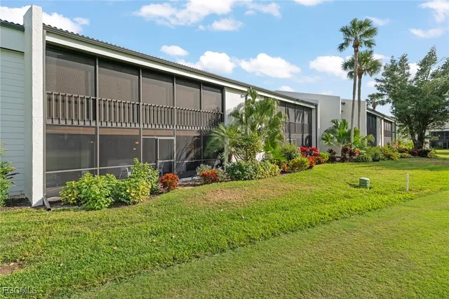 $349,000 | 4575 Trawler Court, Unit 104, Fort Myers, FL 33919