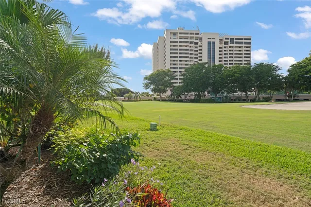 $349,000 | 4575 Trawler Court, Unit 104, Fort Myers, FL 33919