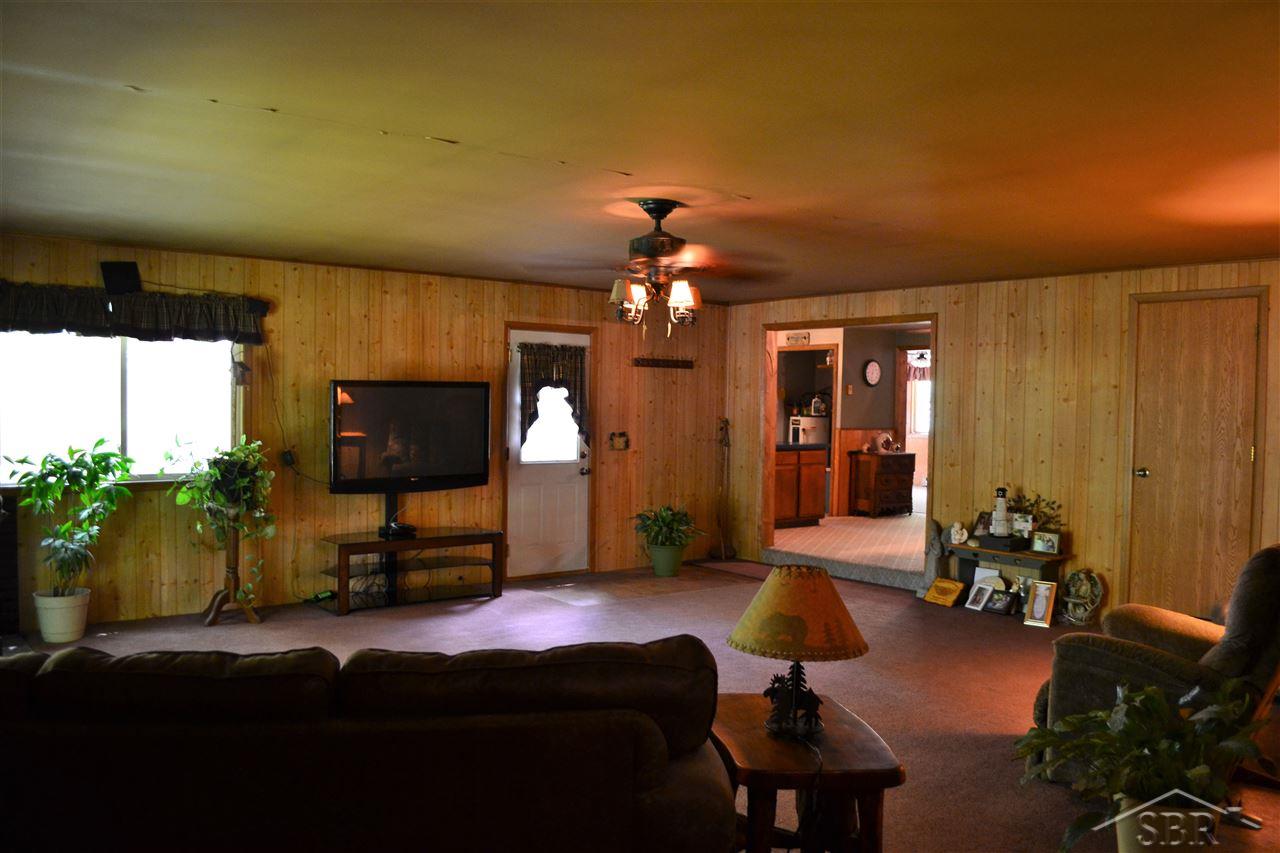 3747 Rowland Road Vassar, MI 48768 - Photo 9 of 27 31352572-8.JPG