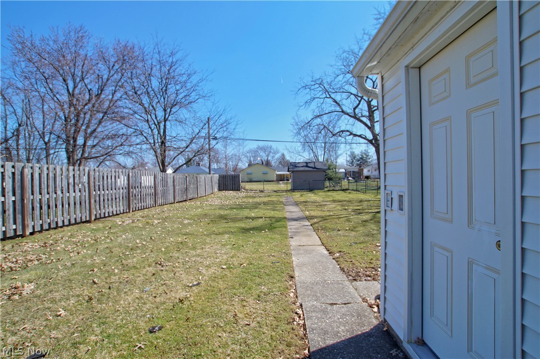1591 Lander Road Cleveland, OH 44124 - Photo 33 of 35