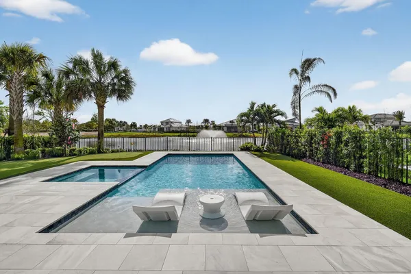 $1,295,000 | 10764 Northbrook Circle, Palm Beach Gardens, FL 33412