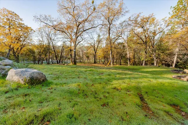 a view of a golf course