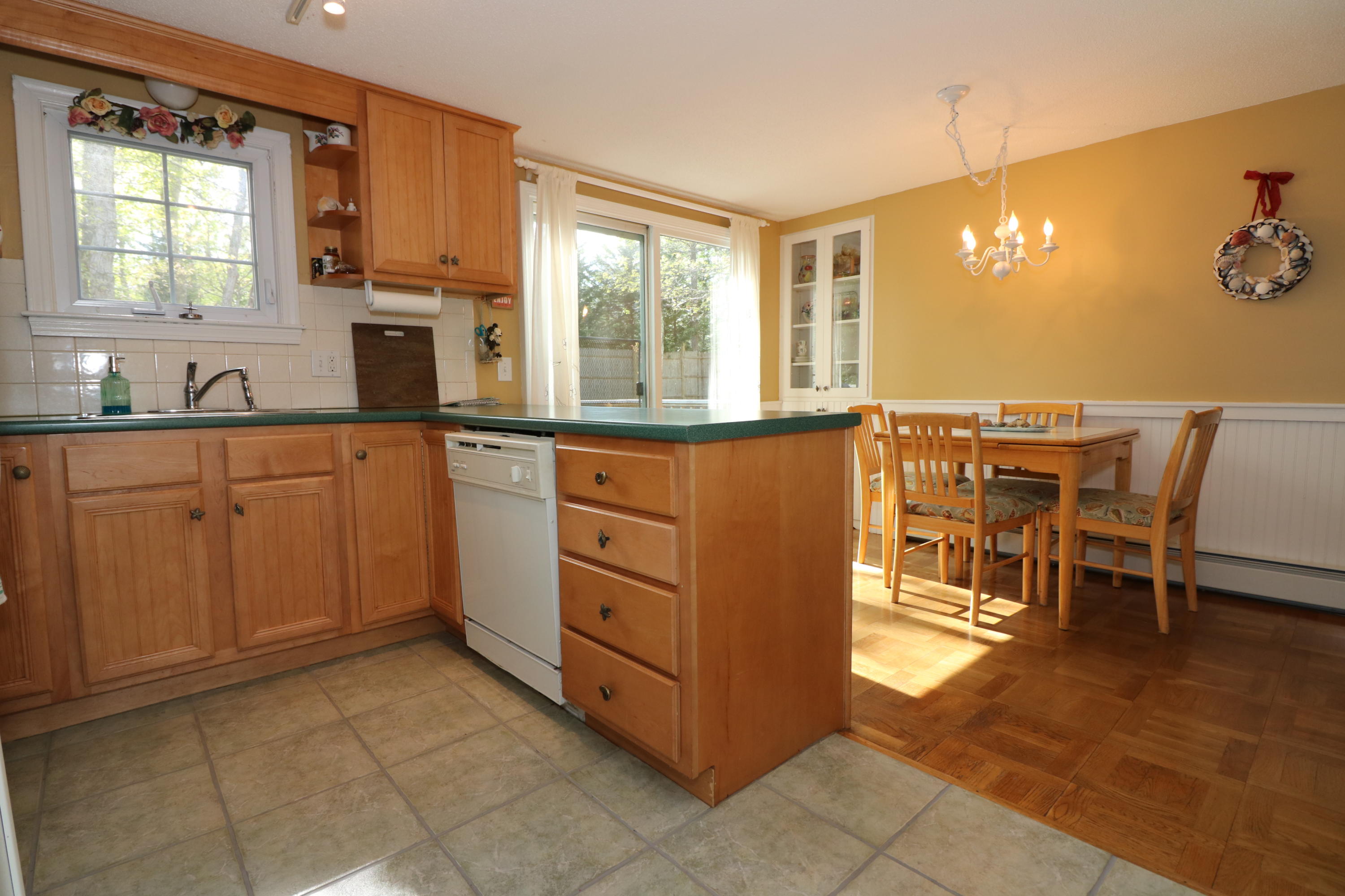Kitchen Dine Area