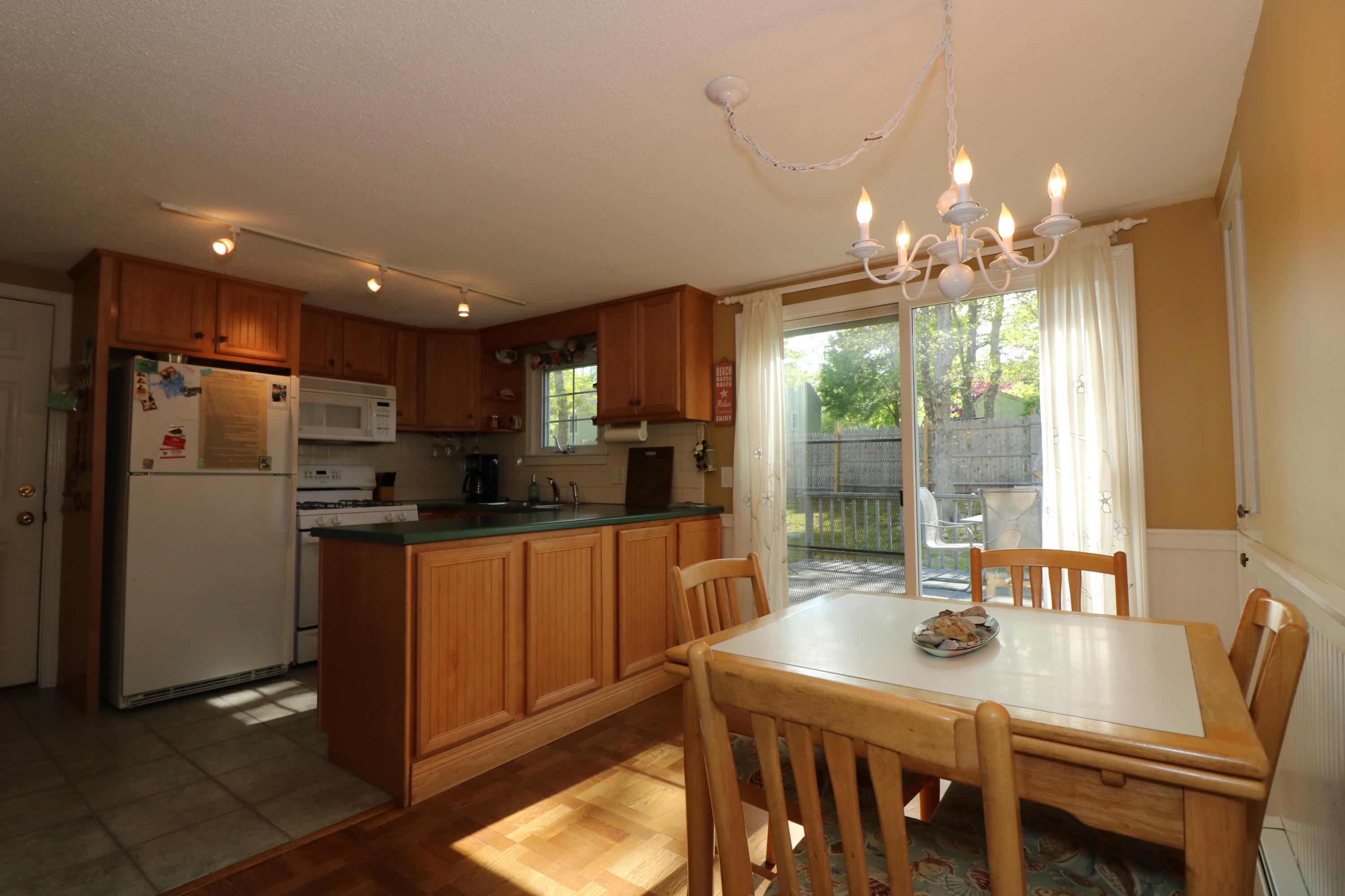 Kitchen Dine Area