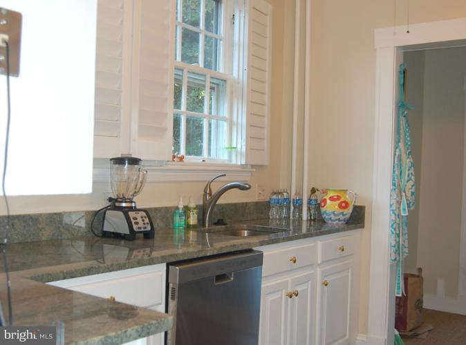 1407 Berwick Road Towson, MD 21204 - Photo 2 of 30 Kitchen