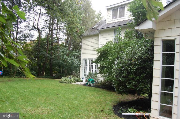 1407 Berwick Road Towson, MD 21204 - Photo 5 of 30 Exterior (General)