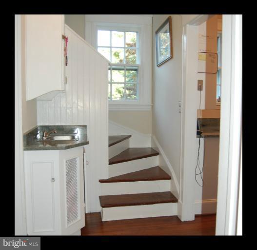 1407 Berwick Road Towson, MD 21204 - Photo 9 of 30 Interior (General)