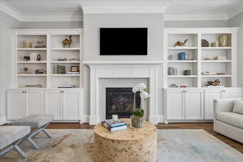 $995,000 | 724 Ashland Street, Houston, TX 77007