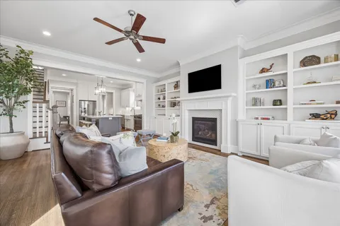 $995,000 | 724 Ashland Street, Houston, TX 77007