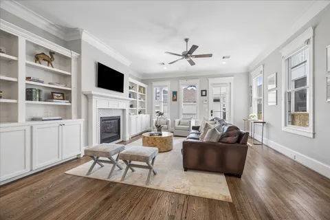 $995,000 | 724 Ashland Street, Houston, TX 77007
