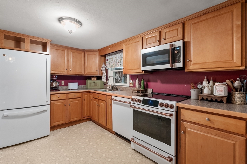 10 Hawthorne Road Kingston, MA 02364 - Photo 15 of 37 Gallery Image 15