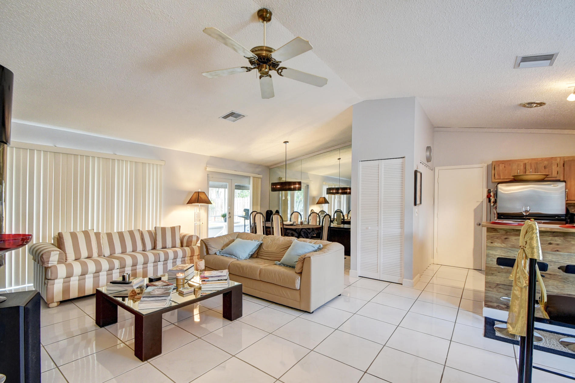10709 Sleepy Brook Way Boca Raton, FL 33428 - Photo 6 of 30 DSC_2156_57_58_59_60