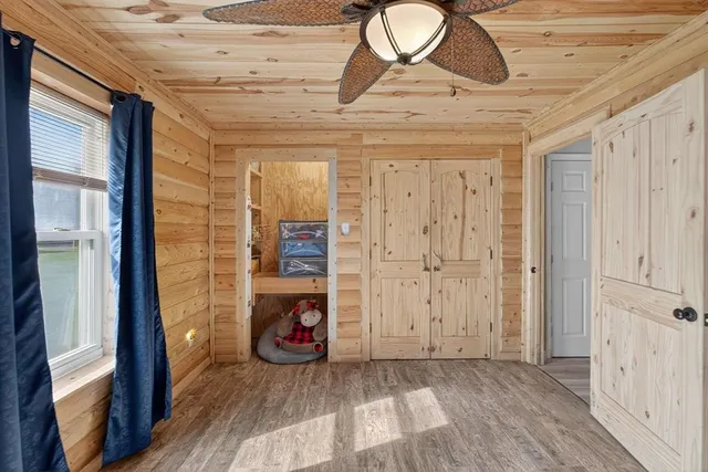 $347,000 | 137 Private Road 8116, Orange, TX 77632