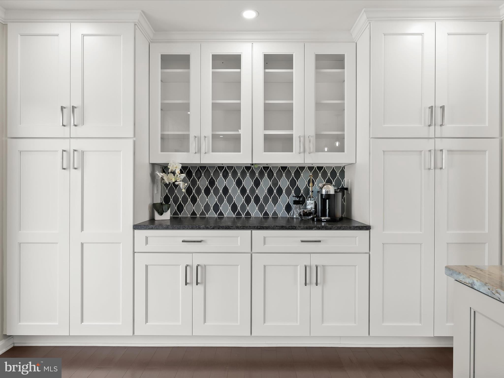 1734 Bloom Road Westminster, MD 21157 - Photo 14 of 52 Display Cabinetry - Decorative Backsplash