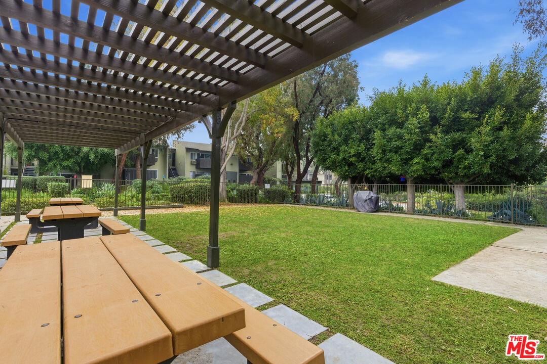 4836 Hollow Corner Road, Unit 312 Culver City, CA 90230 - Photo 26 of 29 a garden view with a sitting space