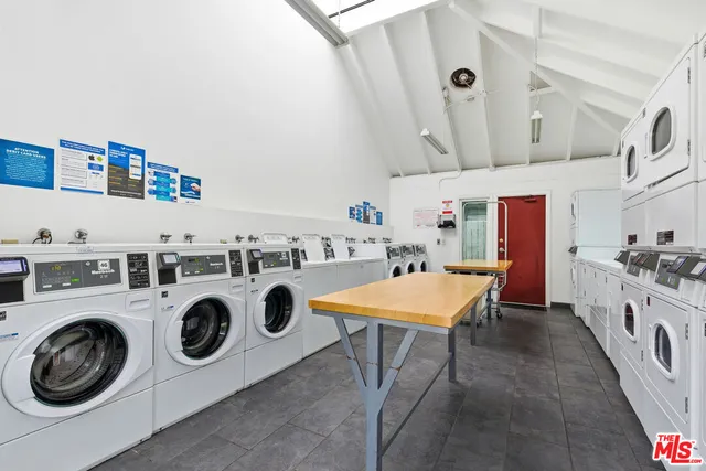 a view of a back yard of the house